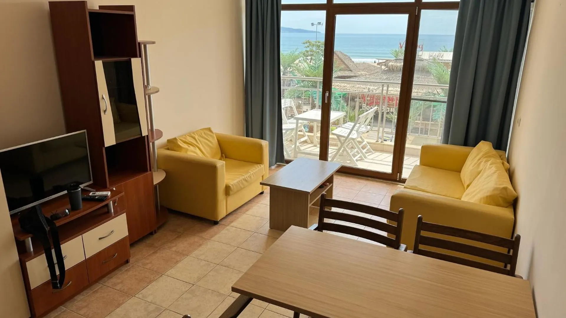Spacious Beachfront Apartment - Kaya Sunny Beach