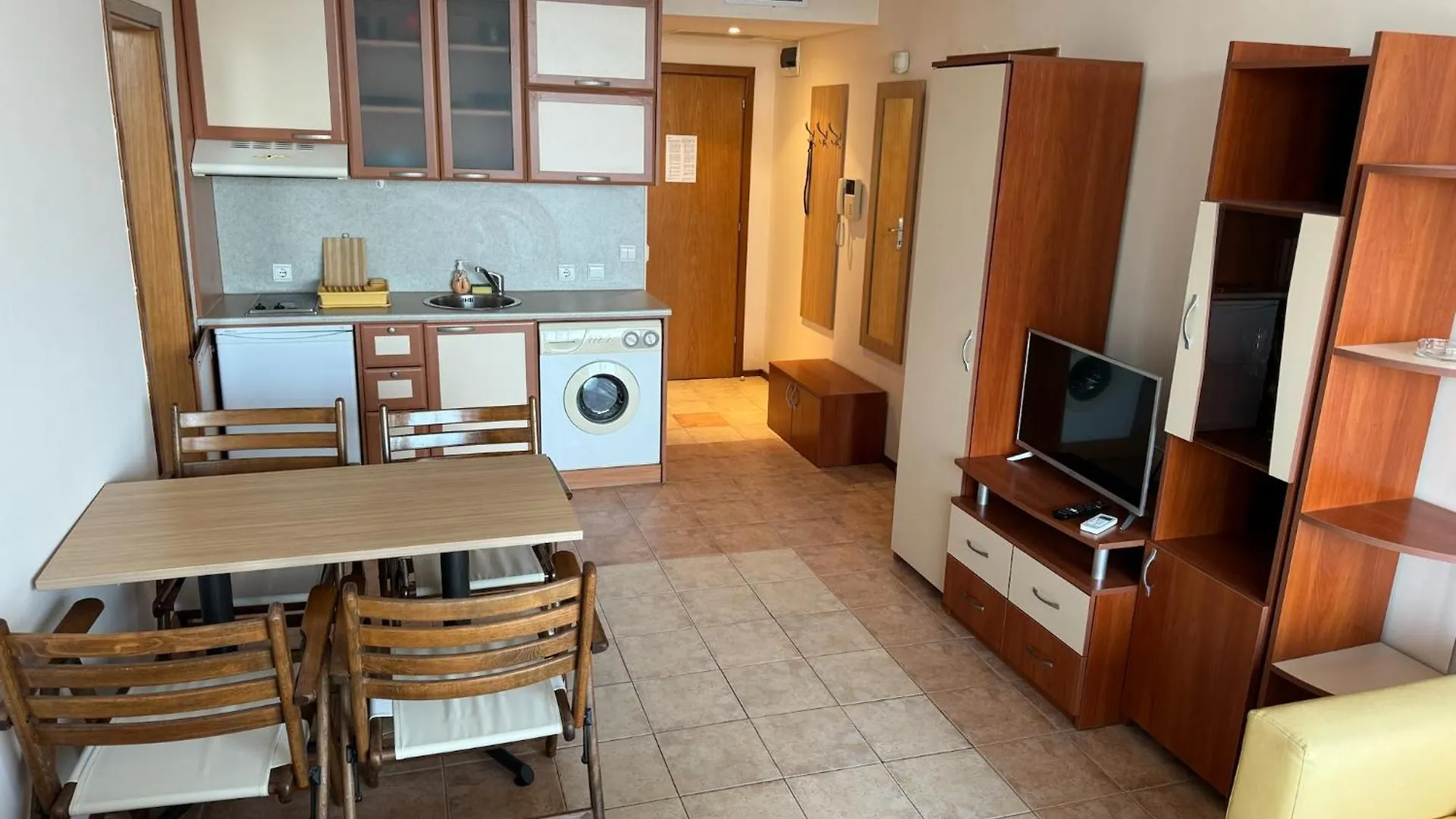 Spacious Beachfront Apartment - Kaya Sunny Beach Bulgaria